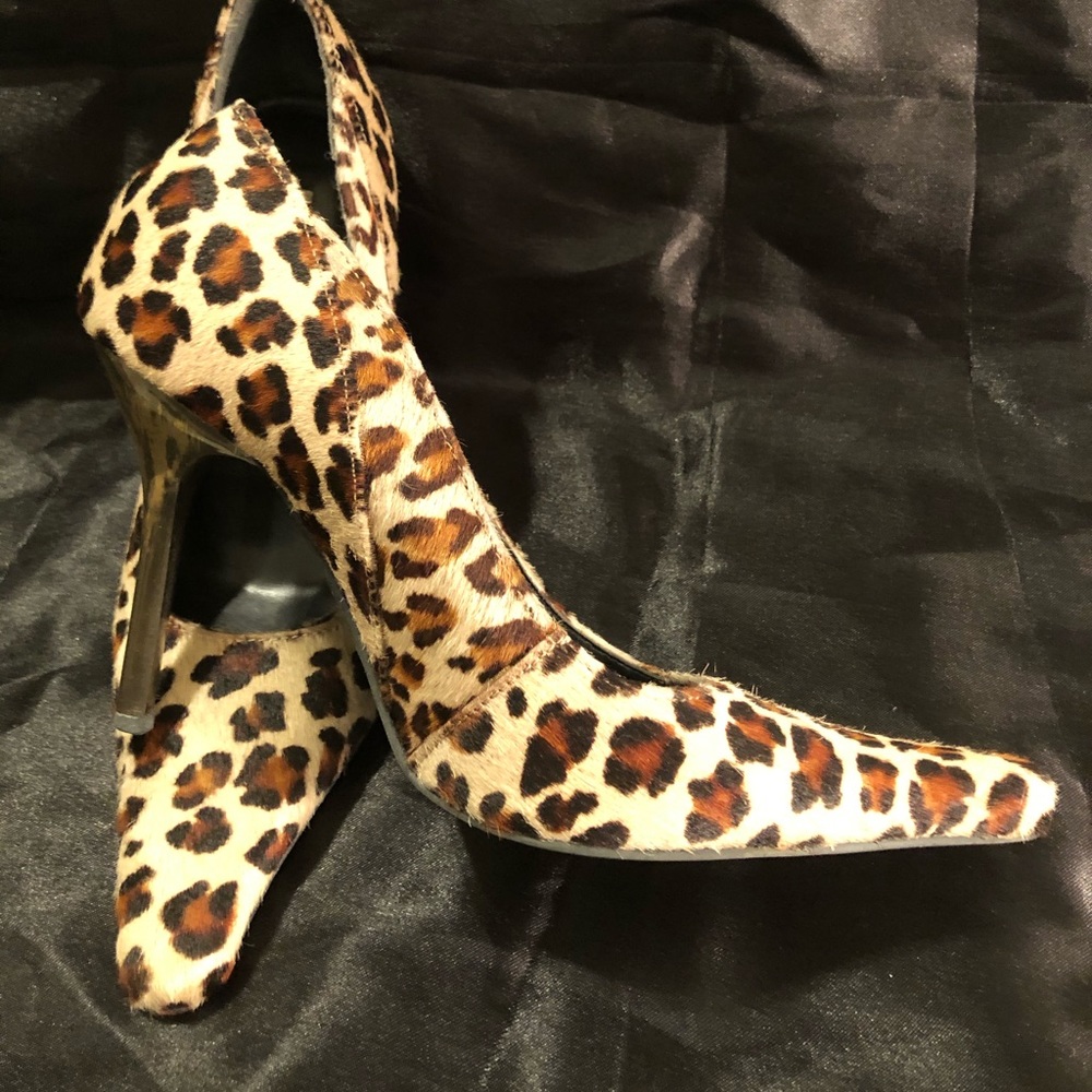 Steve Madden leather Leopard print w/ gold heels.